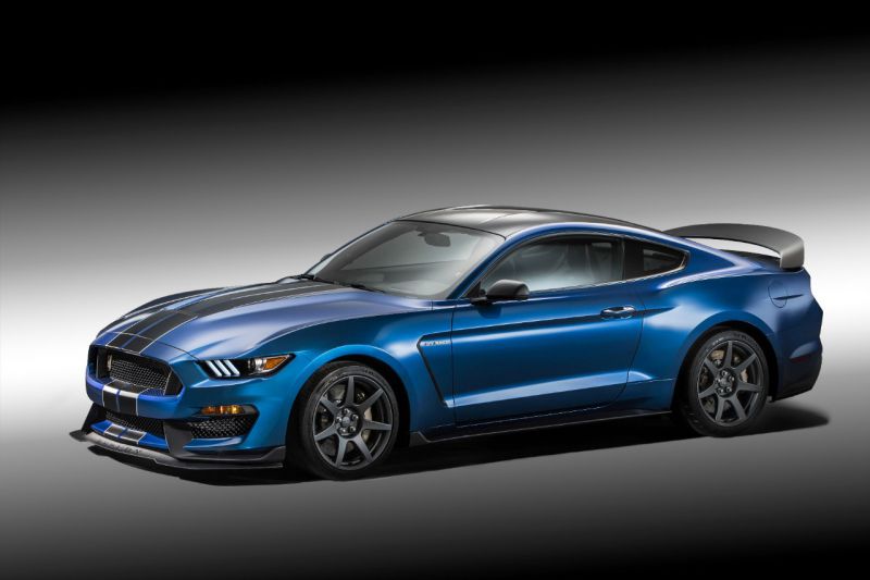 Ford_Mustang_Shelby_GT_1